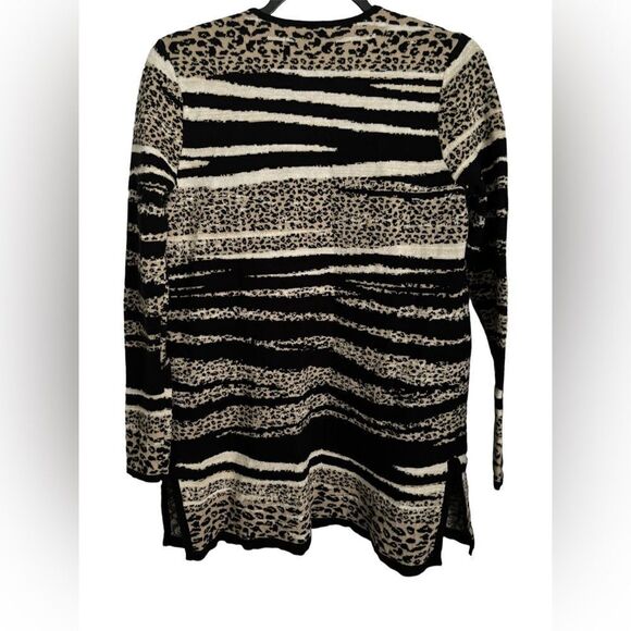 Laura Ashley SZ Medium Petite Animal Print Cardigan Sweater Hook & Eye Closure - Picture 3 of 7